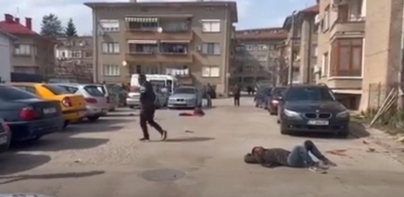 Масов бой с 30 души на паркинг в Казанлък