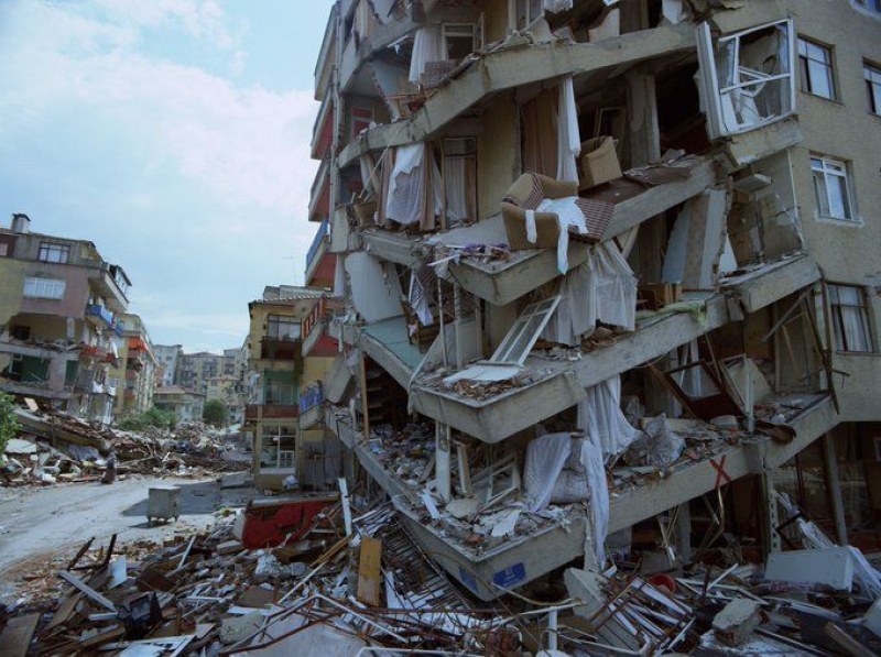 Над 50 000 са вече жертвите на земетресенията в Турция