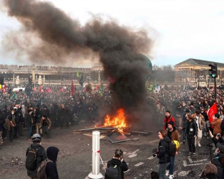Над 140 арестувани по време на протестите в Париж, има ранени полицаи