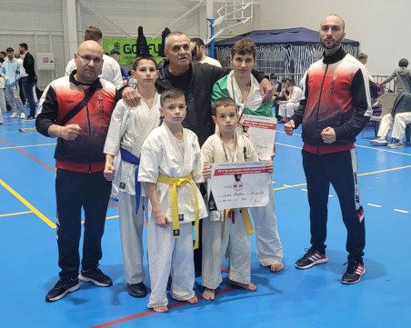 Пловдивски каратеки с медали от Балканското във Варна