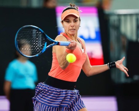 Виктория Томова отпадна от турнира в Маями