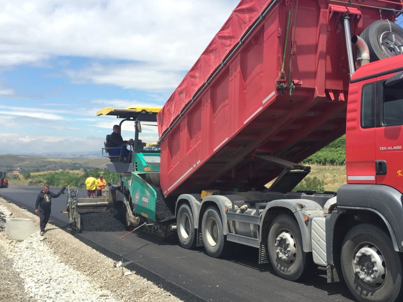 Четири компании в битка за 131 млн. лева за ремонт на пътища в Пловдивско