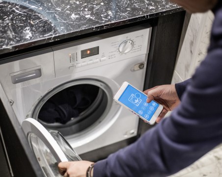 ЕК задължава производители на перални и телевизори да осигуряват и ремонта им