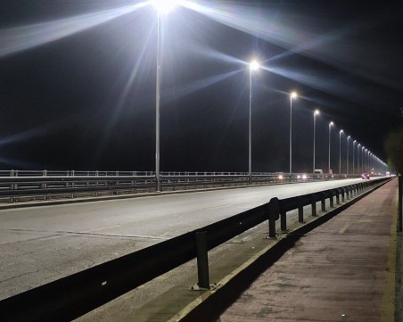 Най-накрая! Мостът на Адата грейна с ново осветление
