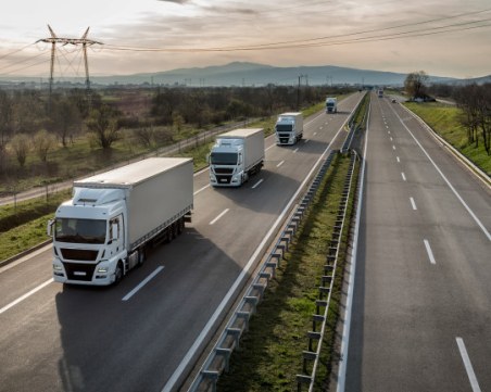 Спират движението на камиони над 12 тона в района на село Розино на Подбалканския път