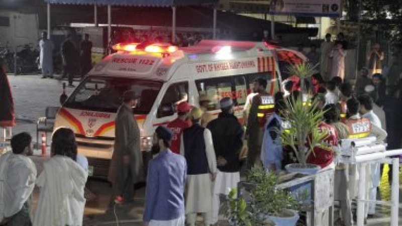 Най-малко 9 са загиналите след мощния трус в Пакистан и Афганистан