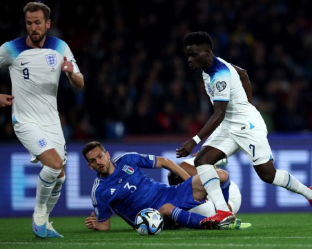 Англия оцеля в Неапол и стартира с победа срещу Италия, Хари Кейн вече е най-резултатен за 