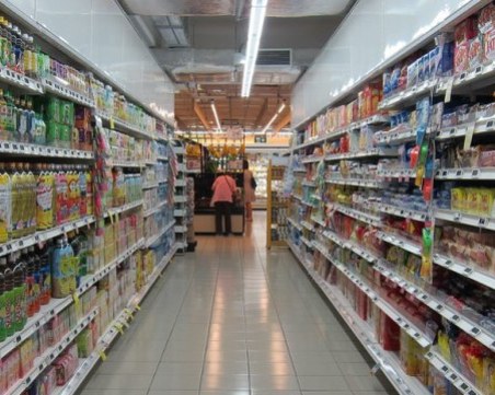 КЗК проверява за тайни договорки между големите хранителни вериги и асоциации