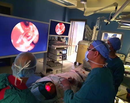 Спасиха млад мъж със сложна операция в УМБАЛ 