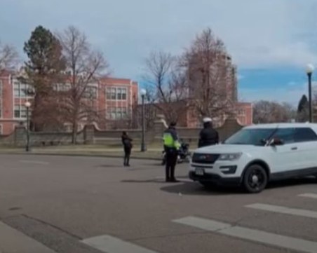 Ученик простреля двама учители в САЩ