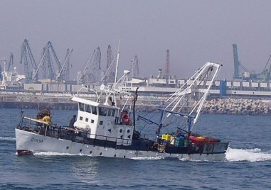 Три български риболовни кораба са задържани в териториалните води на