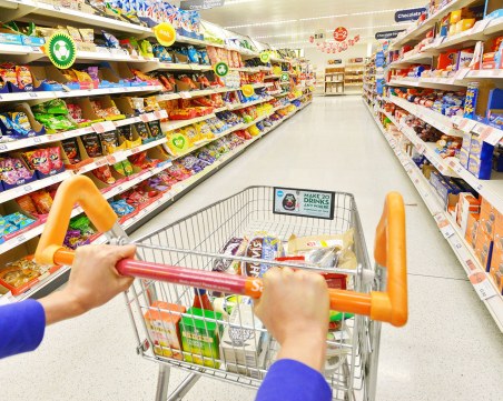 Галъп: 80% от българите ограничават потреблението си заради високите цени