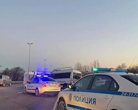 Нова катастрофа с мигранти, хванаха неадекватен естонец край Калотина