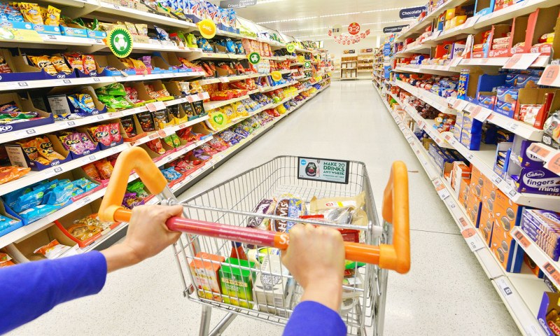 Галъп: 80% от българите ограничават потреблението си заради високите цени