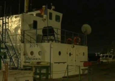 В пристанище Констанца остават задържаните три български риболовни кораба заради
