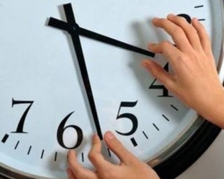 Местим стрелките на часовника! Започва лятното часово време