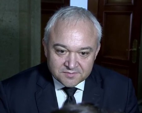Министър Демерджиев: Корпоративният купен вот е водещ над чистото предаване на пари на ръка