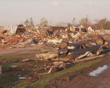 Над 23 жертви и десетки ранени след мощното торнадо в Мисисипи