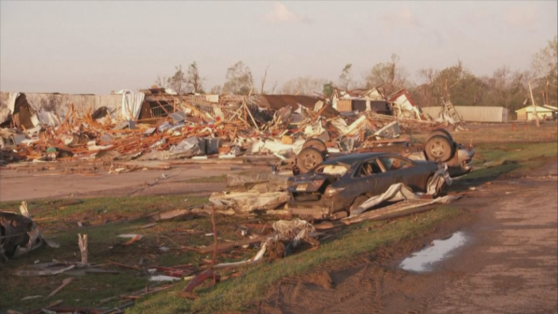 Над 23 жертви и десетки ранени след мощното торнадо в Мисисипи