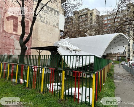 Санировка на блок в Пловдив се срути върху детска градина