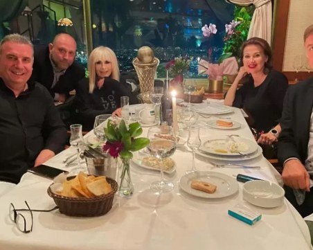 Тити Папазов подари на вечеря Купата по баскетбол на Лили Иванова