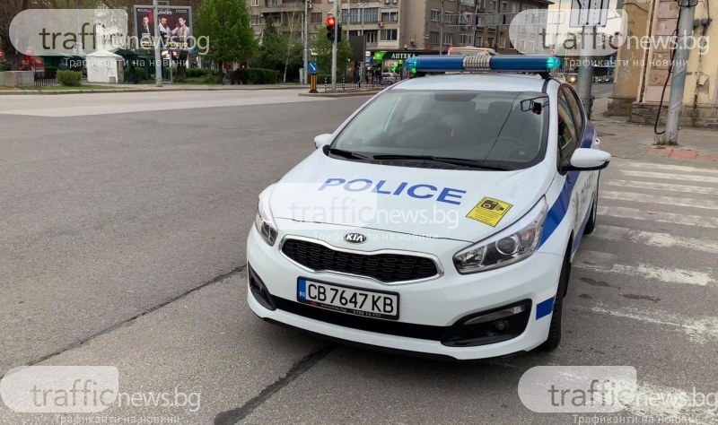 Мъж и жена скочиха срещу полицаи в Пловдив, дали им предимство на пешеходна пътека