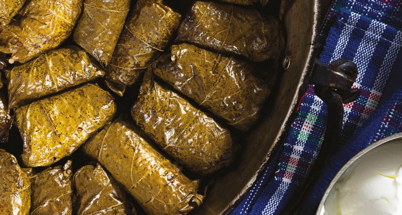 Вкусни и бързи за приготвяне: Сарми с лозови листа