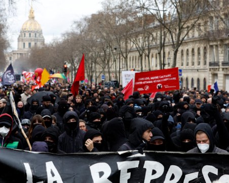 Барикади отново блокираха Израел, не стихва напрежението и във Франция