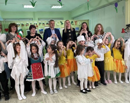 Иван Стоянов на патриотичен спектакъл в ДГ 