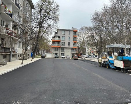 Изградиха нов паркинг на ул. „Достоевски