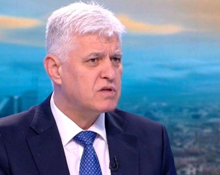 Военният министър: Военнослужещи в Украйна няма да изпращаме, нито снаряди