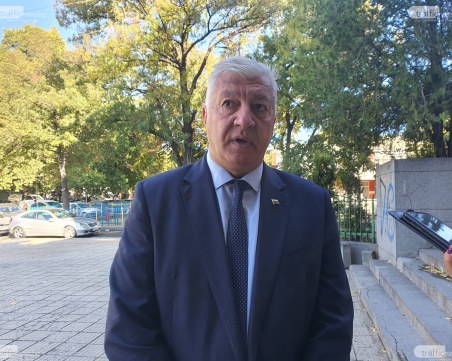 Зико: Бъдете внимателни заради силния вятър, отстраняваме всички паднали дървета