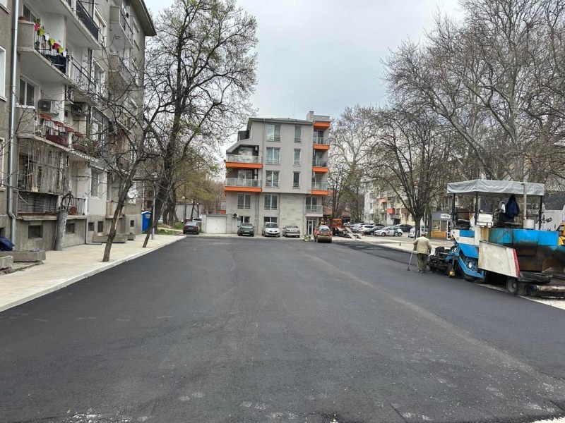Изградиха нов паркинг на ул. „Достоевски