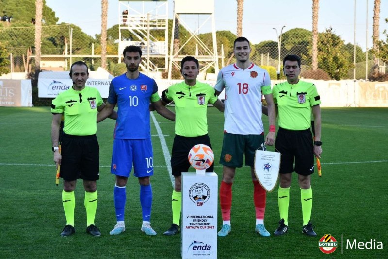 Атанас Чернев с капитанската лента, Красиан Колев титуляр в двата мача на България U21