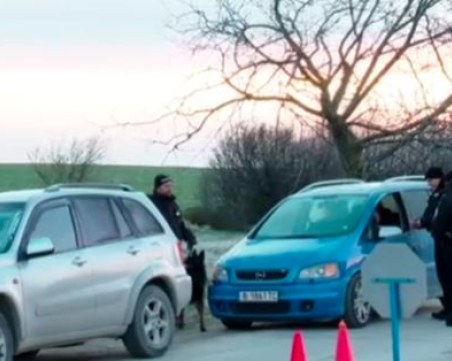 Акция за купуване на гласове и във Варненско! Блокираха село с КПП