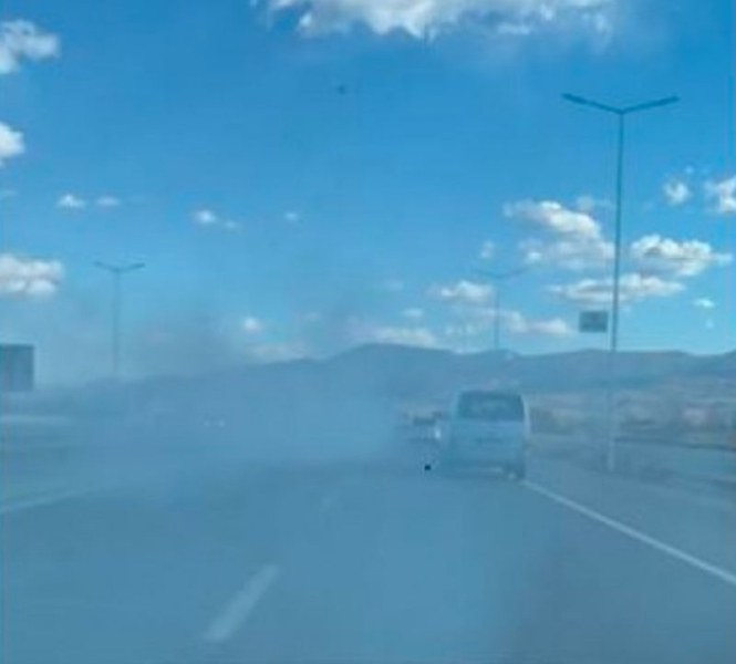 Облаци от дим! Джип обгази Асеновградско шосе