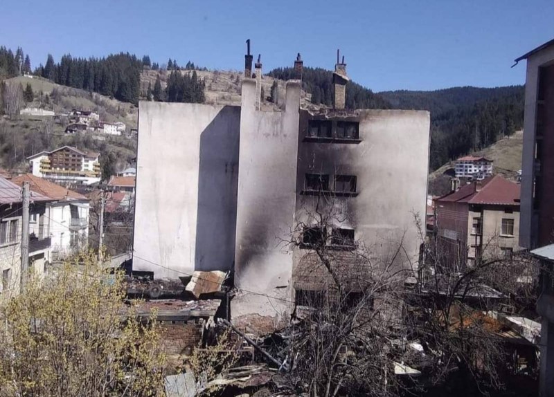 Кметът на Чепеларе: Ще проектираме безплатно покрива на изгорялата сграда