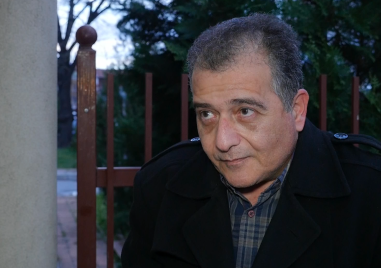 Бащата на задържания 15 годишен младеж на ул Калина в Пловдив