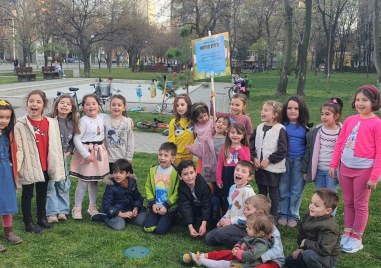 Деца от ДГ Майчина грижа Пловдив засадиха дръвчета в новия