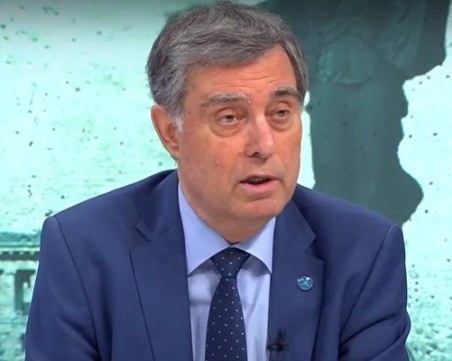 Съби Събев: С използването на ядрено оръжие войната преминава в друга рамка