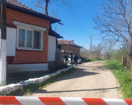 Съдът решава дали да остави в ареста мъжа, чиито кучета убиха жена в Долна Оряховица