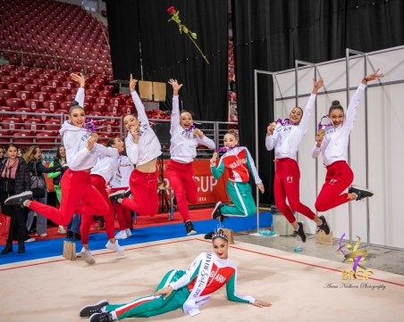 Златни медали за ансамбъла и Стилияна Николова на Световното по художествена гимнастика