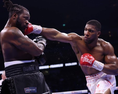 Антъни Джошуа се върна на победния път след двете поредни загуби от Усик