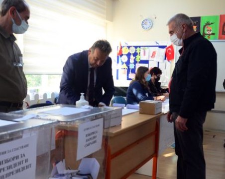 Българите в Турция се активизираха пред урните, в Истанбул са гласували над 5000 души