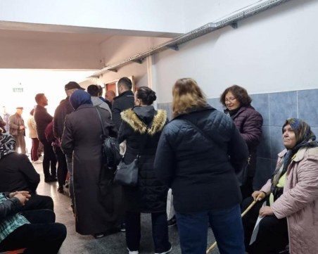 Опашка се изви пред изборната секция в Анкара