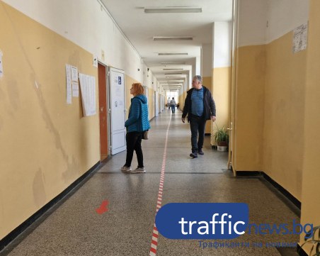 Скандал във Френската! Пловдивчанин скъса бюлетината си