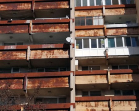 Жена загина, след като падна в жилищна кооперация в столичен квартал