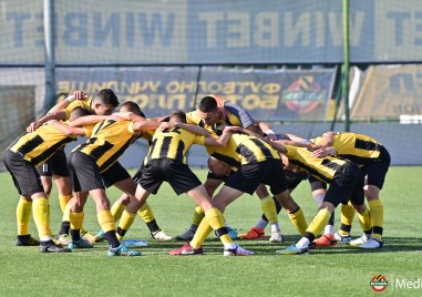 Трима футболисти от школата на Ботев Пловдив получиха повиквателна за