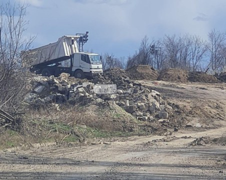 Тонове пръст и строителни отпадъци се депонират в Пловдив без разрешение