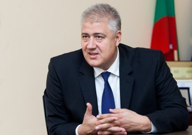 Проф Асен Балтов се отказа от депутатското си място За
